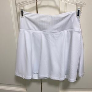White NWT tennis/pickle ball skirt. Cotton on Body.